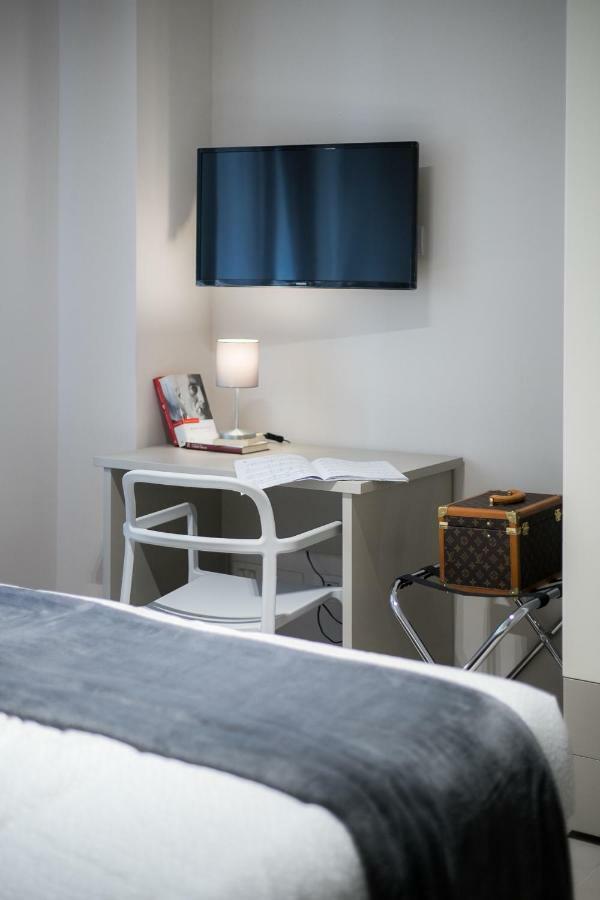 Domus Blu Parma Hotel Esterno foto